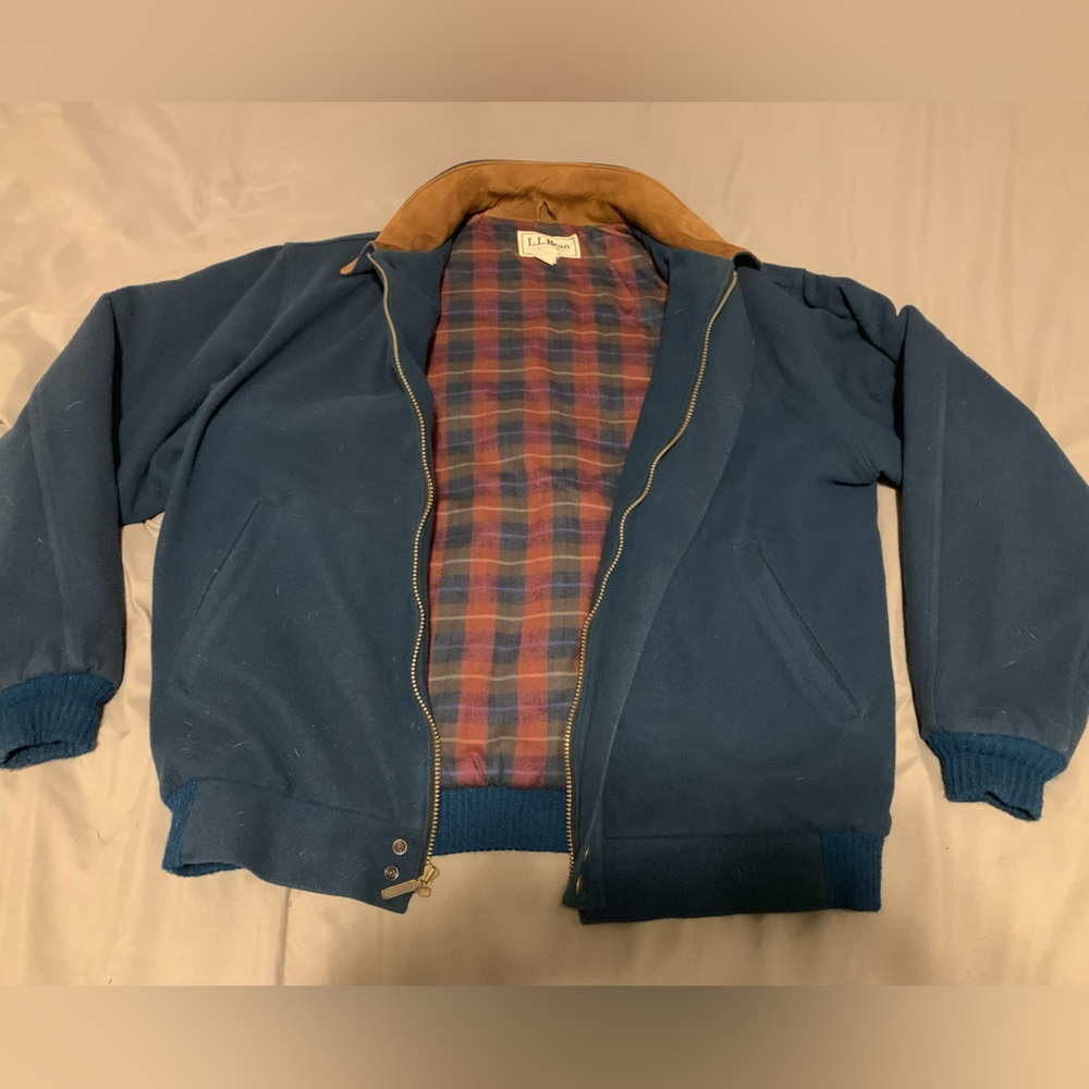 Men LL Bean jacket size large flannel lining
